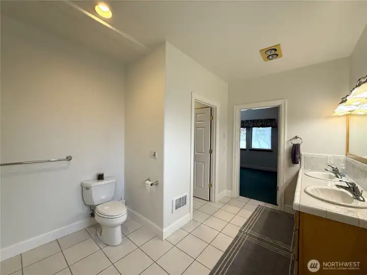 HUGE 3/4 BATH OFF OF PRIMARY