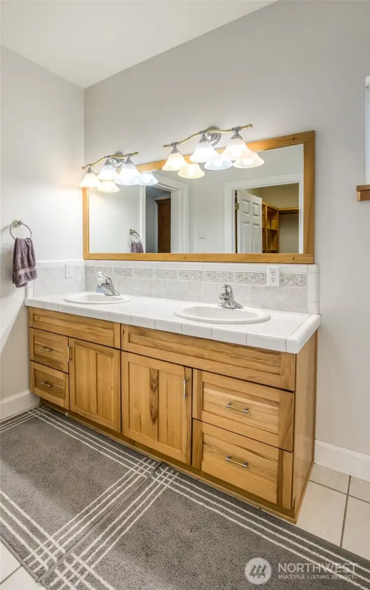 primary with doiuble sinks