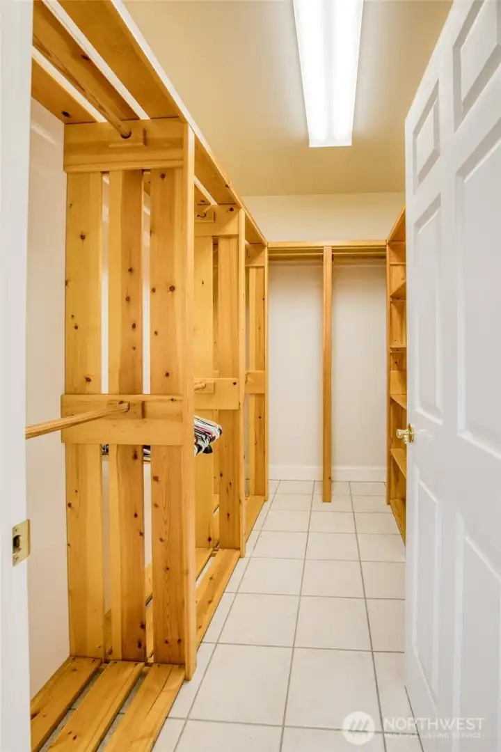 Primary walkin closet