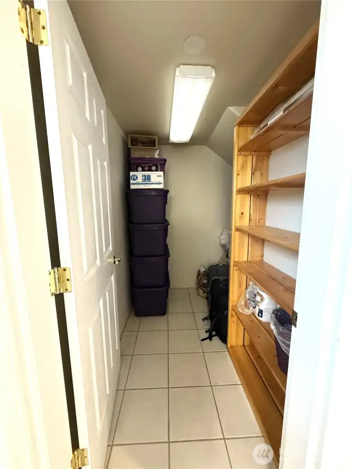 2ND WALK IN CLOSET