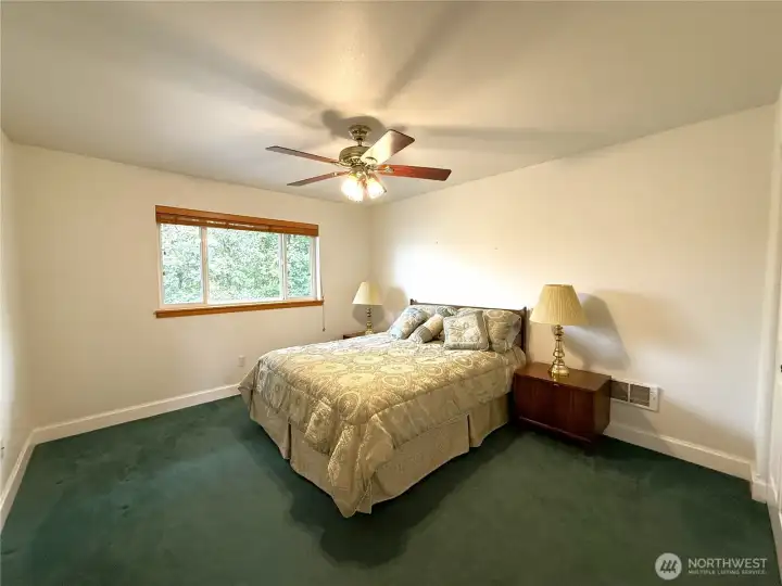 UPPER 2ND BEDROOM