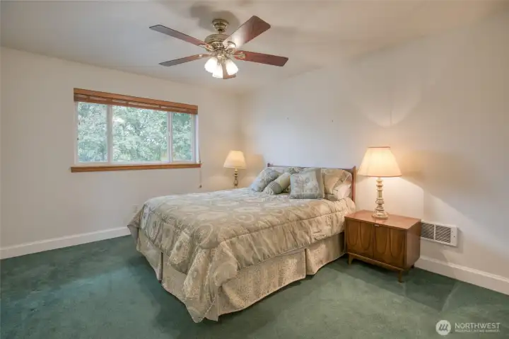 2nd floor bedroom