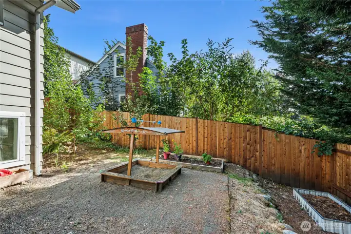 Great trees for added privacy.