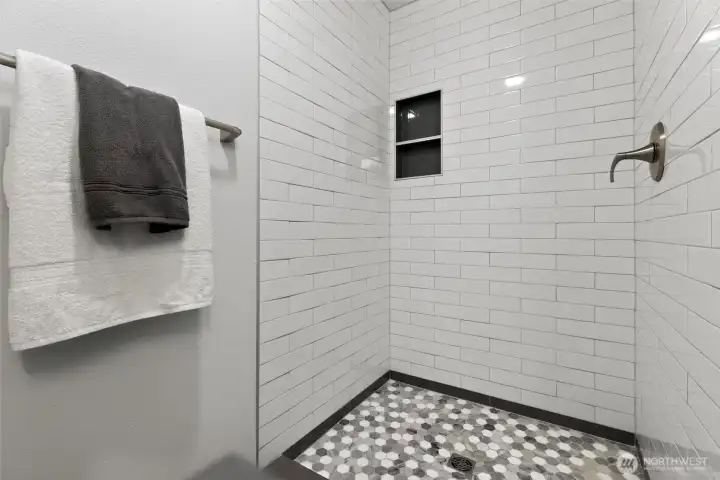 Custom tile walk in shower