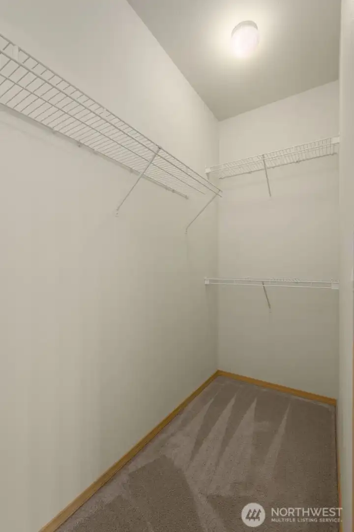 Primary walk-in closiet