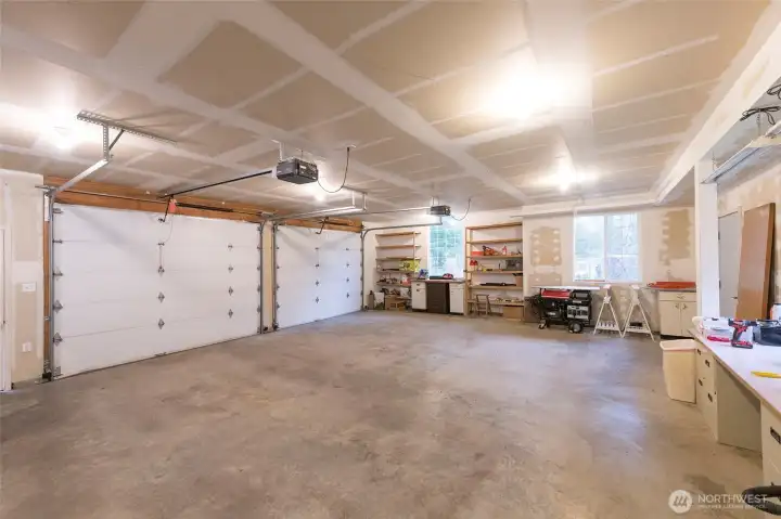 Huge garage hooked up for generator