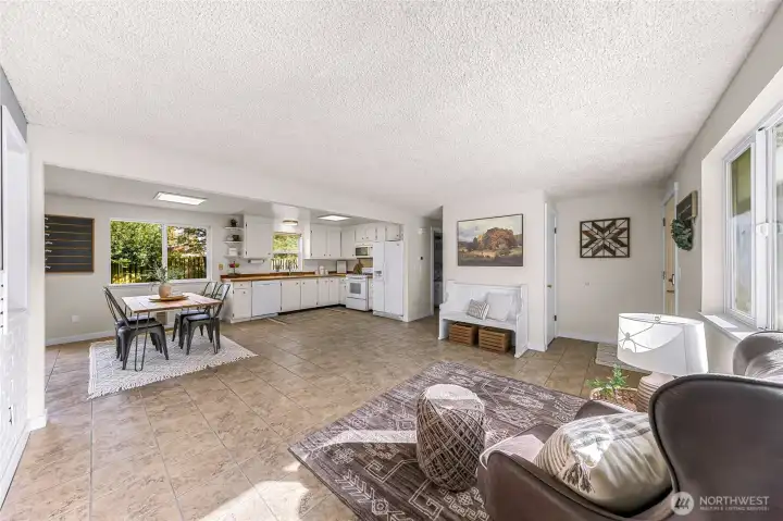 Light and bright no matter the season