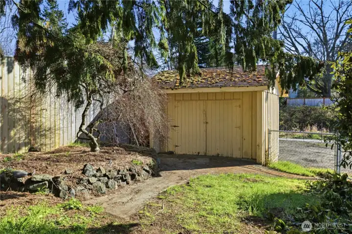 Here is the storage shed--great to for your yard supplies!