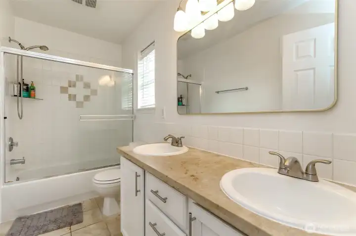 Dual basins in the Upper bath