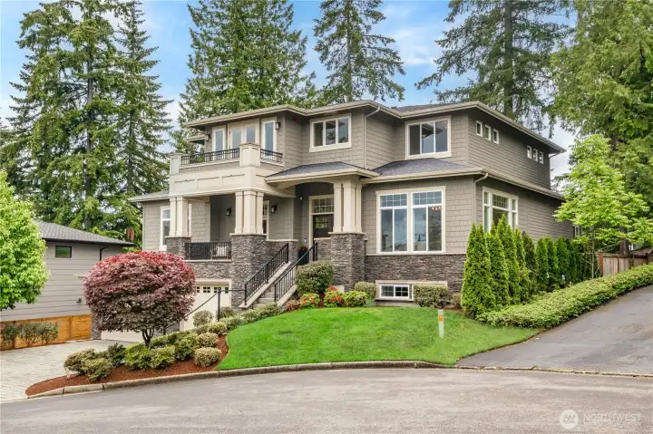 West Bellevue John Buchan (completed in 2020) Resale, better than new West Bellevue John Buchan (completed in 2020) Resale, better than new