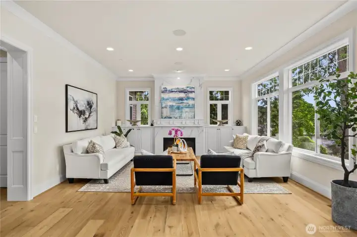 Grand living spaces designed for both everyday comfort and sophisticated entertaining. Grand living spaces designed for both everyday comfort and sophisticated entertaining.