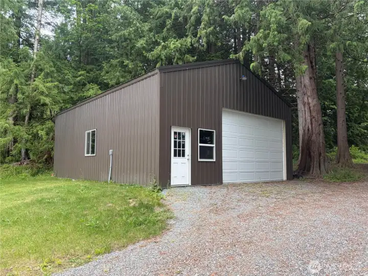 2nd detached shop space! 1008 sq/ft perfect for hobbies or storing your toys!