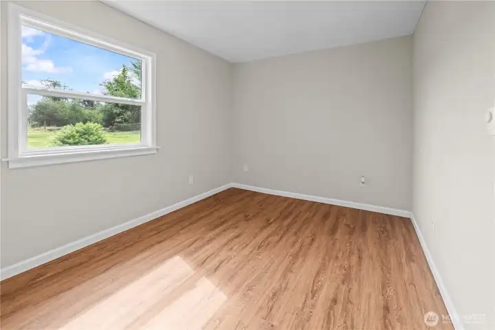 2nd bedroom