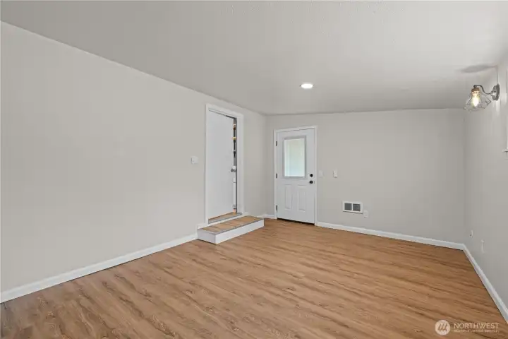 Bonus Room w/ attached bath