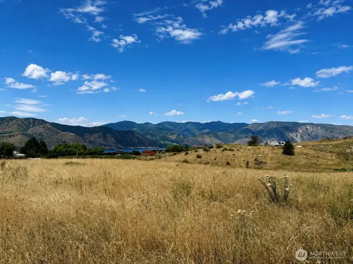 Expansive territorial views
