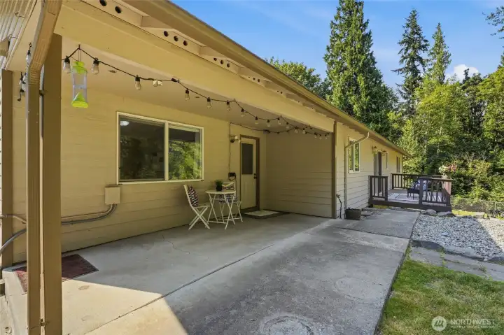 Covered Patio is has hot tub possibilities! Electrical available. Covered Patio is has hot tub possibilities! Electrical available.