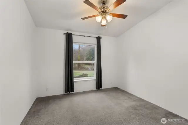 1st bedroom/bonus room