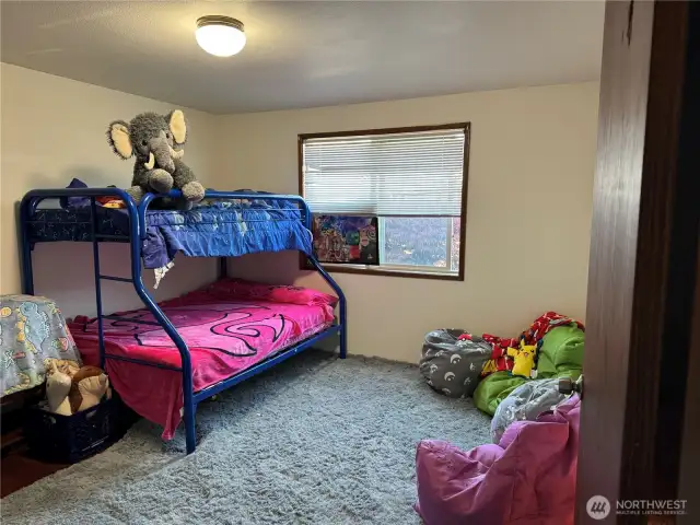 2nd bedroom.