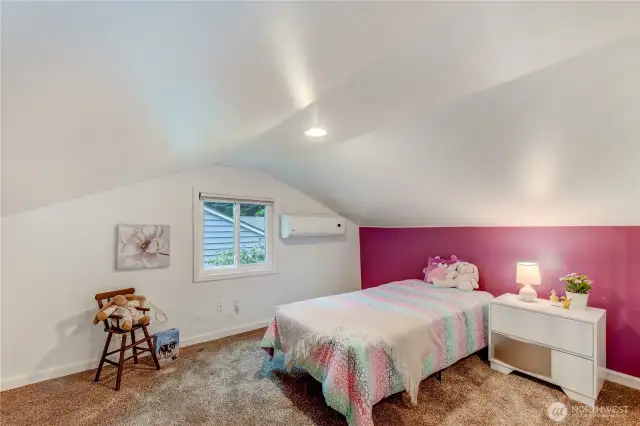 Upstairs bedroom has a mini split!