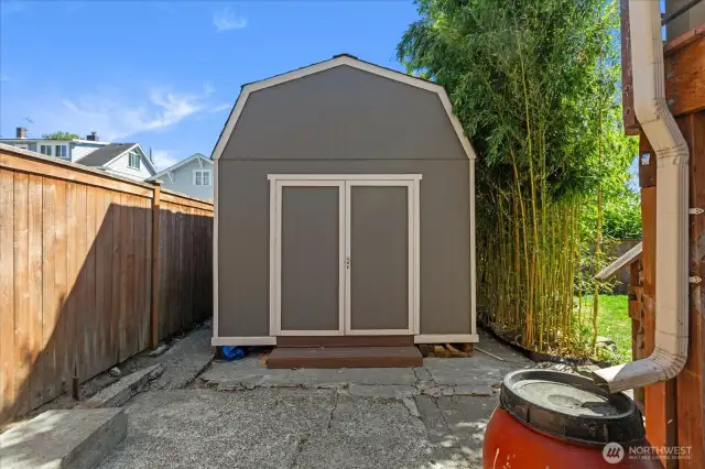 HUGE new shed with Electricity!