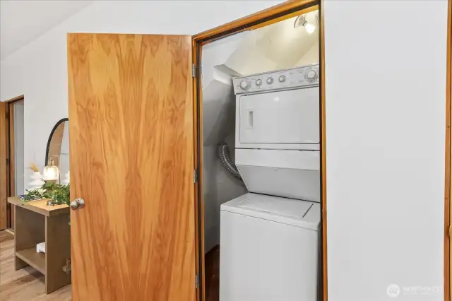 Stacking W/D for the lower level living area.
