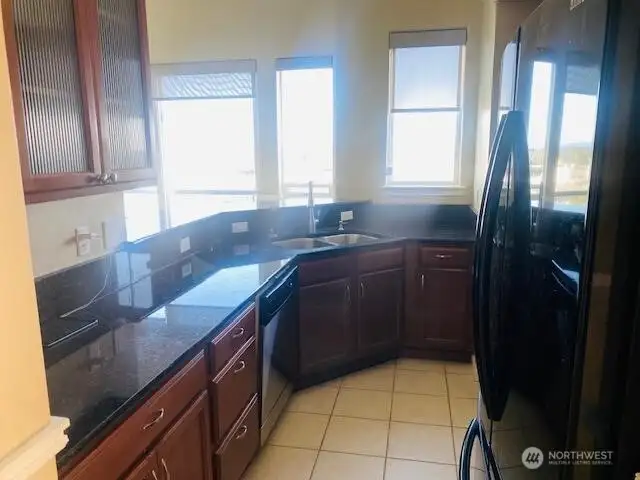 granite kitchen