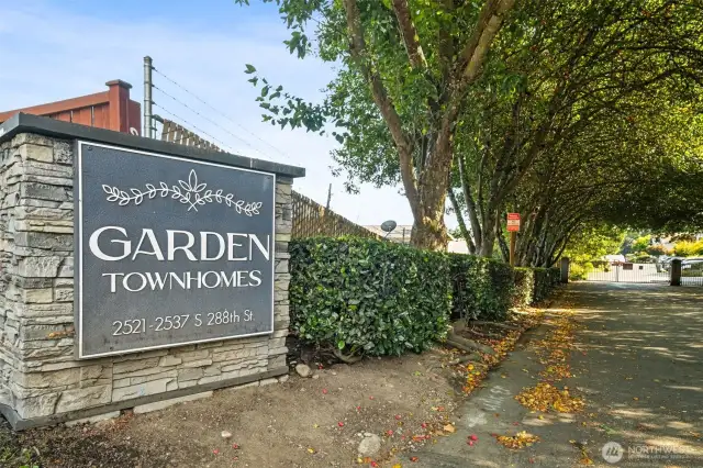 The Garden Townhomes are nestled in the vibrant North Federal Way community ideally located near shopping, transportation and the freeway.