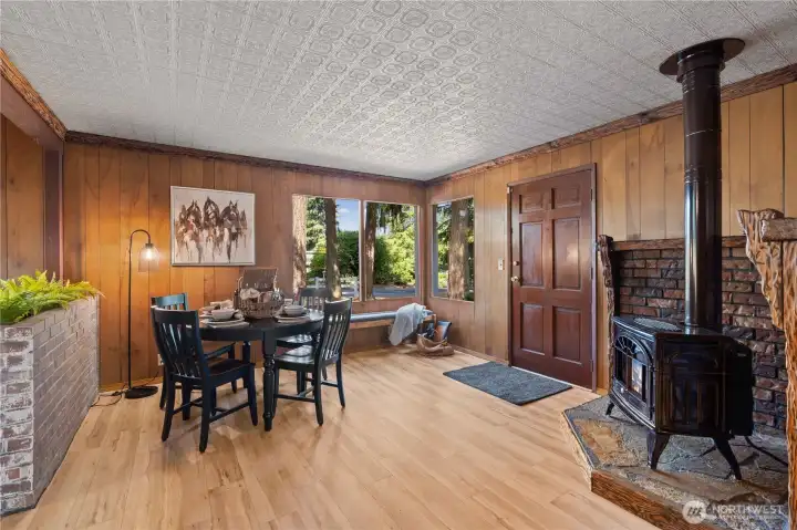 GAS FIREPLACE