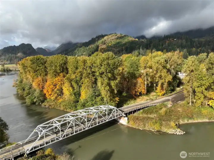 Land with river access