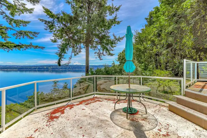 One of two back decks. The glass panels allow unobstructed views of the Sound, very nice One of two back decks. The glass panels allow unobstructed views of the Sound, very nice