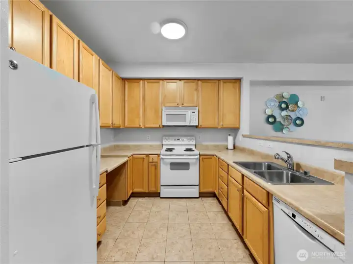 Kitchen with plenty cabinets for strage