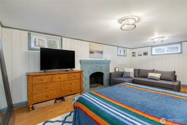 Updated windows, tall ceilings and tasteful, modern vinyl plank flooring.