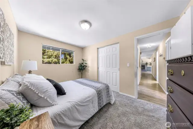 Large Guest Bedroom (1 of 2)