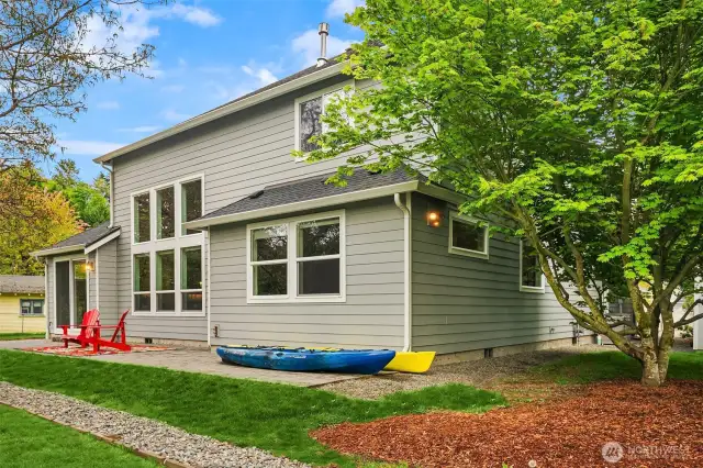 Kayaks & patio add to summer activites