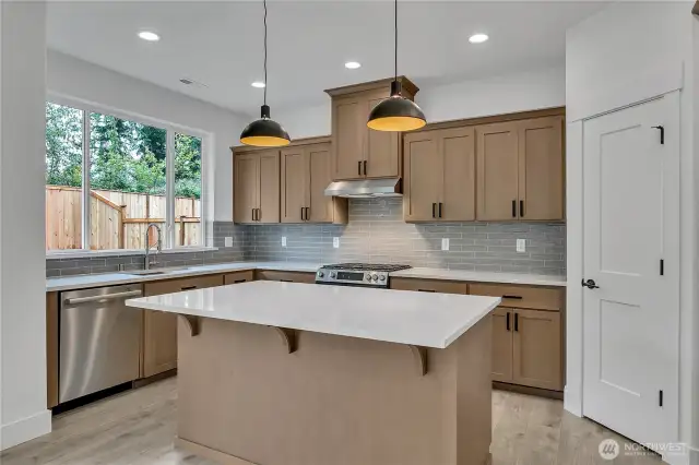Pictures are for illustartion purposes only and are of previously built home of the same floor plan. Some features and finishes may be upgrades.