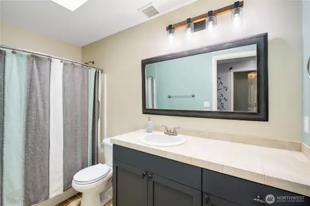 Upstairs guest bath