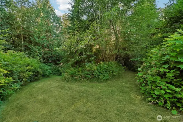 Enjoy your own private trails to wander whenever you please, surrounded by the gentle sounds of birds and rustling leaves.