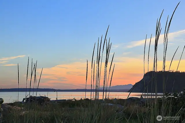 Then unwind as you watch the sun set over Useless Bay. Its so tranquil.