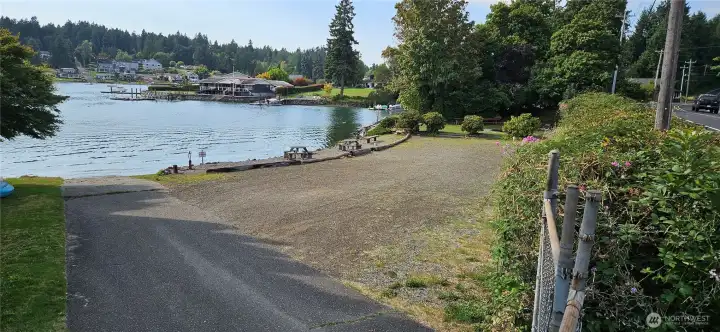 Private waterfront park for Dunbar Cove homeowners