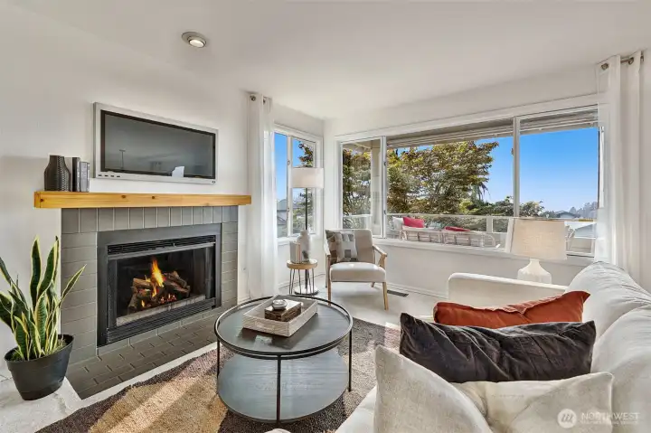 Balcony off family/kitchen/living room. More sunset views!