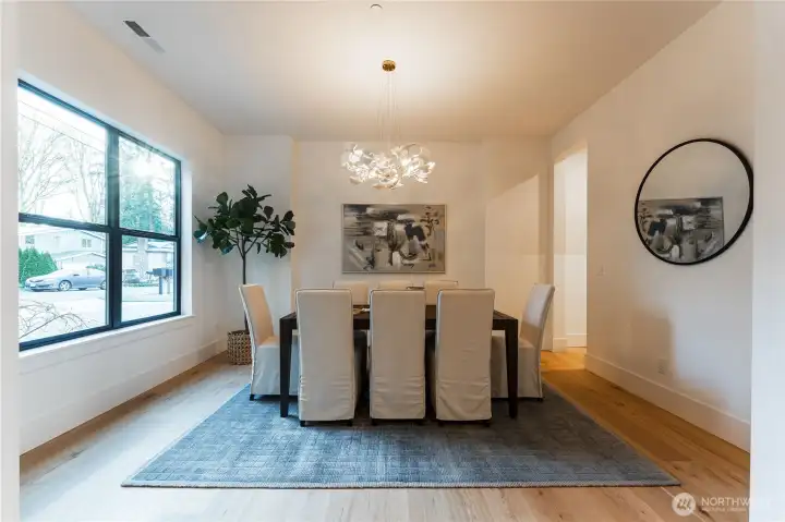 Light-Filled dinning room