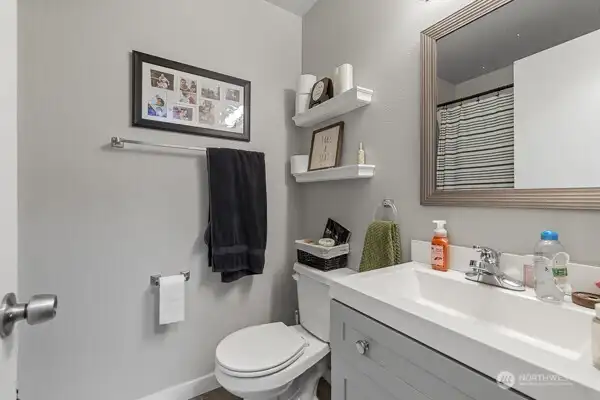 Bathroom unit 515