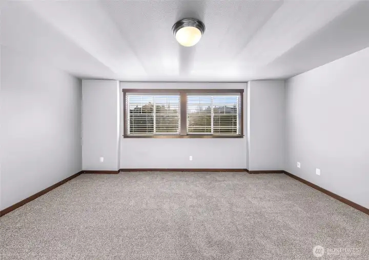 Bedroom 2 with new carpet