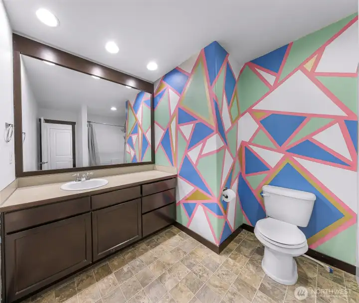 Full bath on 2nd floor