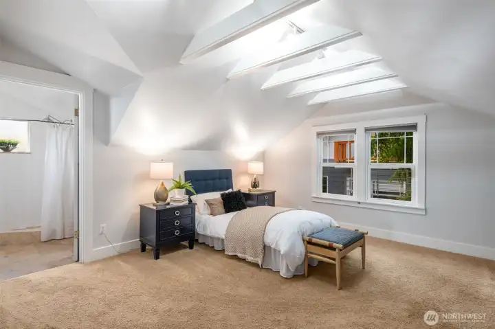 2nd en suite room upstairs. It's big enough to share or have as an extra bonus space