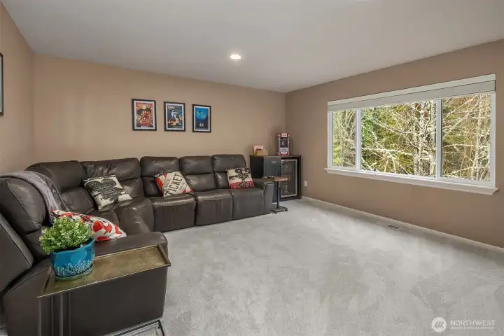 Upstairs bonus room!