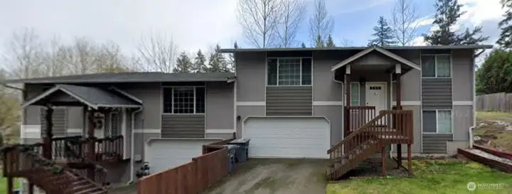 Front view of 7229-7231 Vandermark Rd. E.