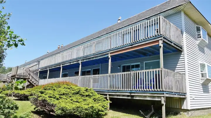 Rear of the Ocean Surf building.