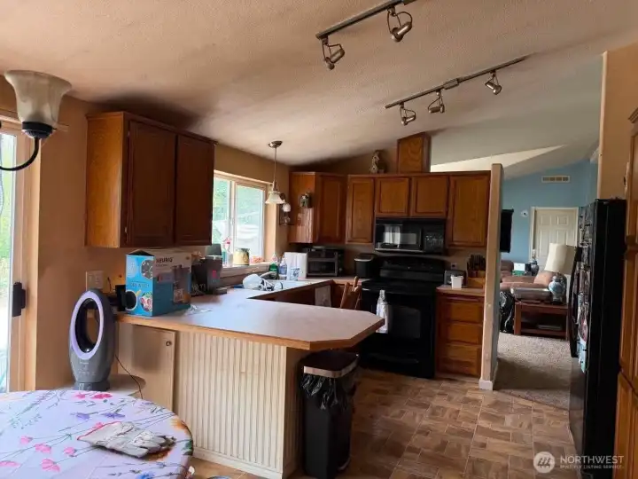 Kitchen with eating area