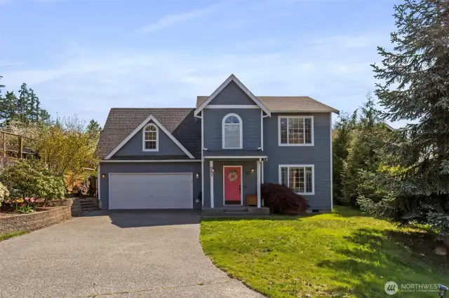 Looking for a 4 bedroom with room to roam? THIS IS IT!